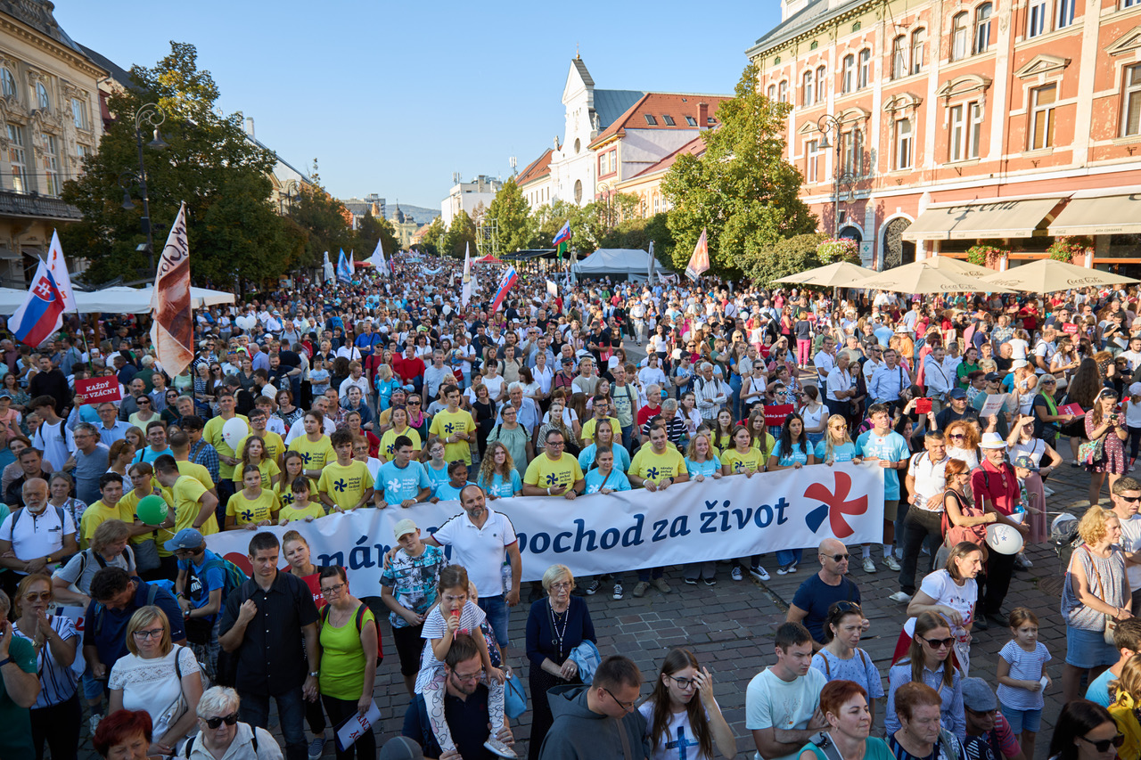 In Košice kamen am Sonntag 40.000 Menschen zusammen, um gegen die Abtreibung zu demonstrieren. Papst Franziskus sandte ein Grußwort.