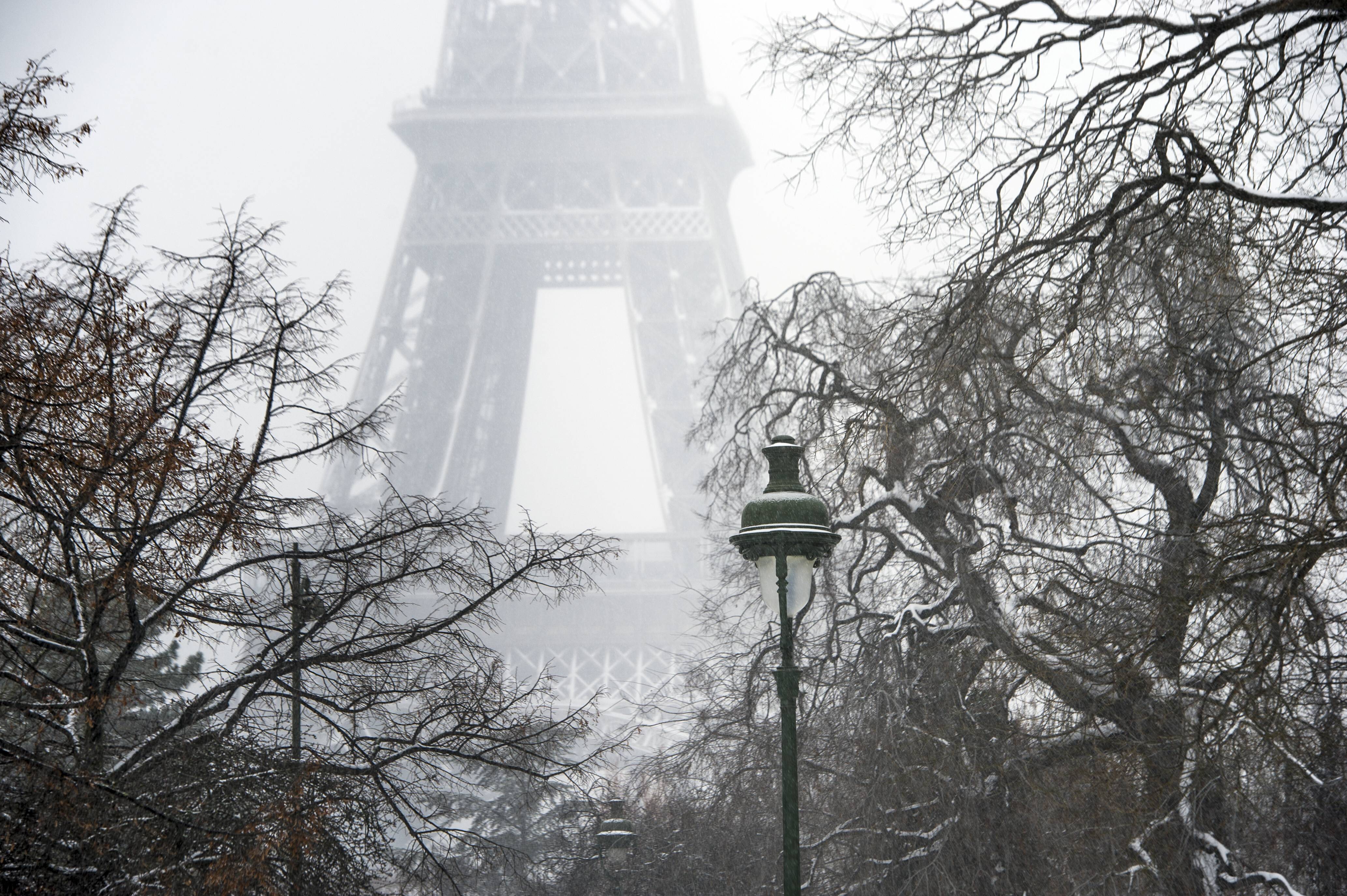 Eiffel Turm Winter